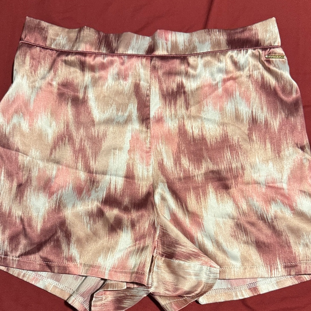 BCBG Pink and Cream Satin Ikat-Effect Shorts